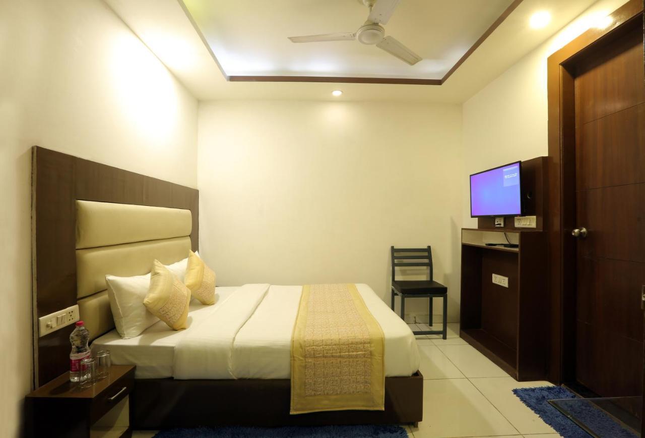 Hotel Qualia Suites At Delhi Airport Нью-Делі Екстер'єр фото