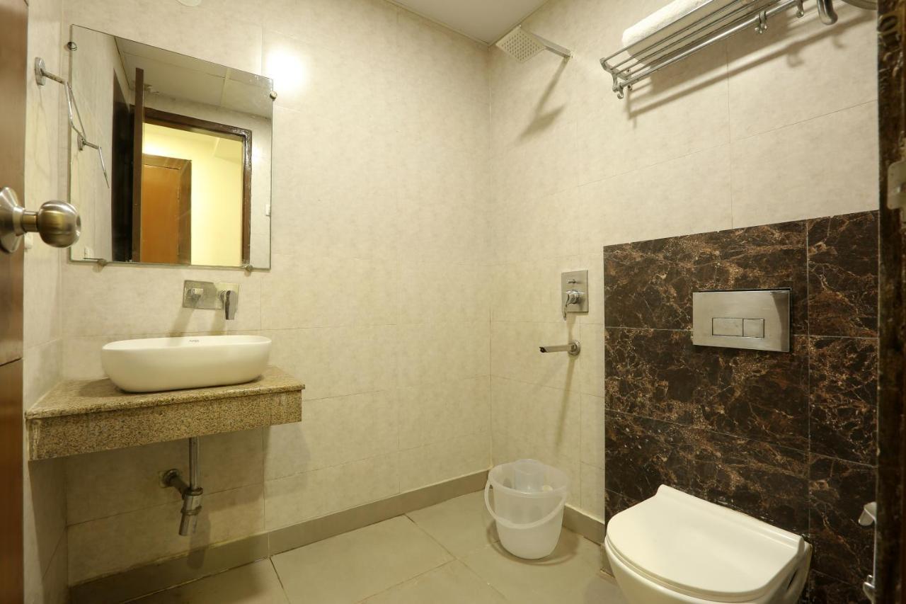 Hotel Qualia Suites At Delhi Airport Нью-Делі Екстер'єр фото